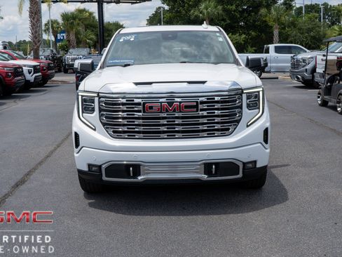 Used 2023 GMC Sierra 1500 Denali w/ Denali Reserve Package AWD/4WD image 8