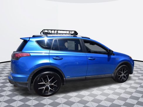 Used 2018 Toyota RAV4 SE AWD/4WD image 5