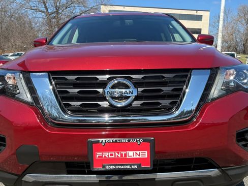 Used 2017 Nissan Pathfinder SL w/ Trailer Tow Package image 13