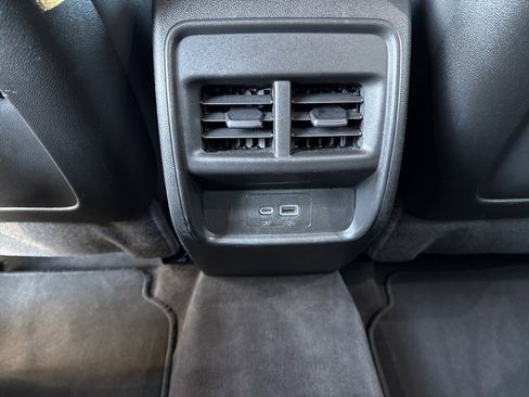 Used 2025 Cadillac XT4 Premium Luxury image 27