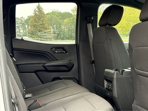 Used 2023 Chevrolet Colorado LT w/ LT Convenience Package II image 11