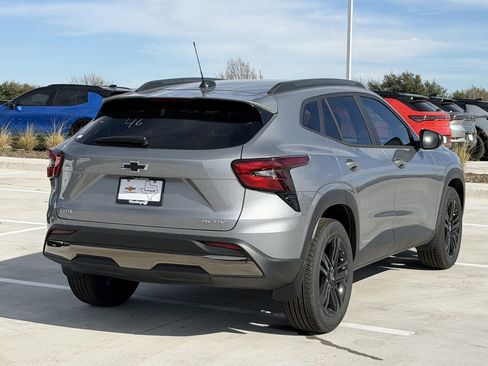 New 2026 Chevrolet Trax ACTIV w/ Sunroof Package FWD image 4