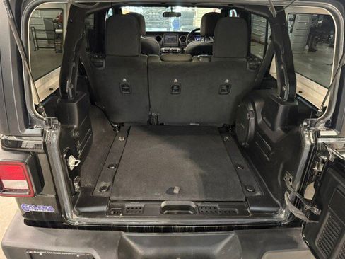 Used 2022 Jeep Wrangler Unlimited Sport w/ Cold Weather Group AWD/4WD image 27