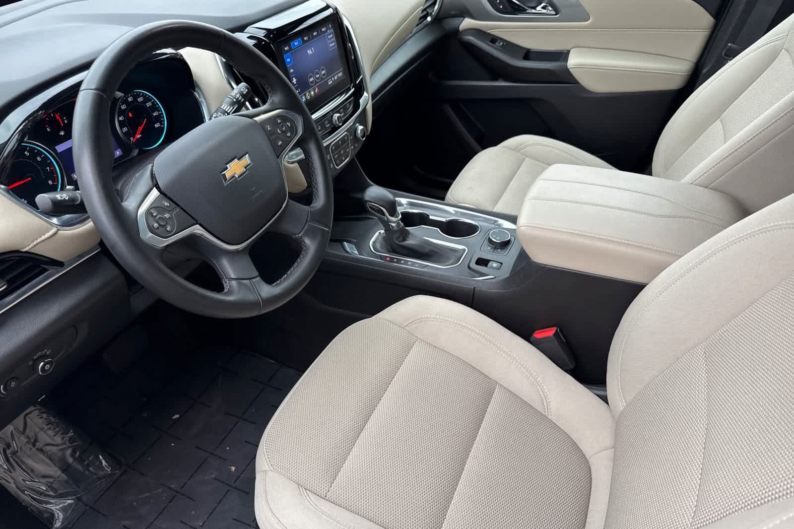 Used 2023 Chevrolet Traverse LT w/ LPO, Cargo Package AWD/4WD image 11