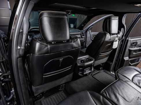 Used 2022 RAM 3500 Limited w/ Max Tow Package image 33