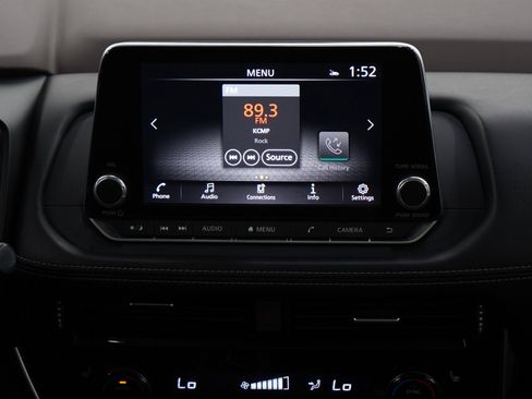 Used 2023 Nissan Rogue SL AWD/4WD image 16