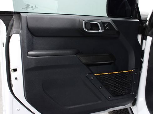 Used 2024 Ford Bronco Badlands image 11