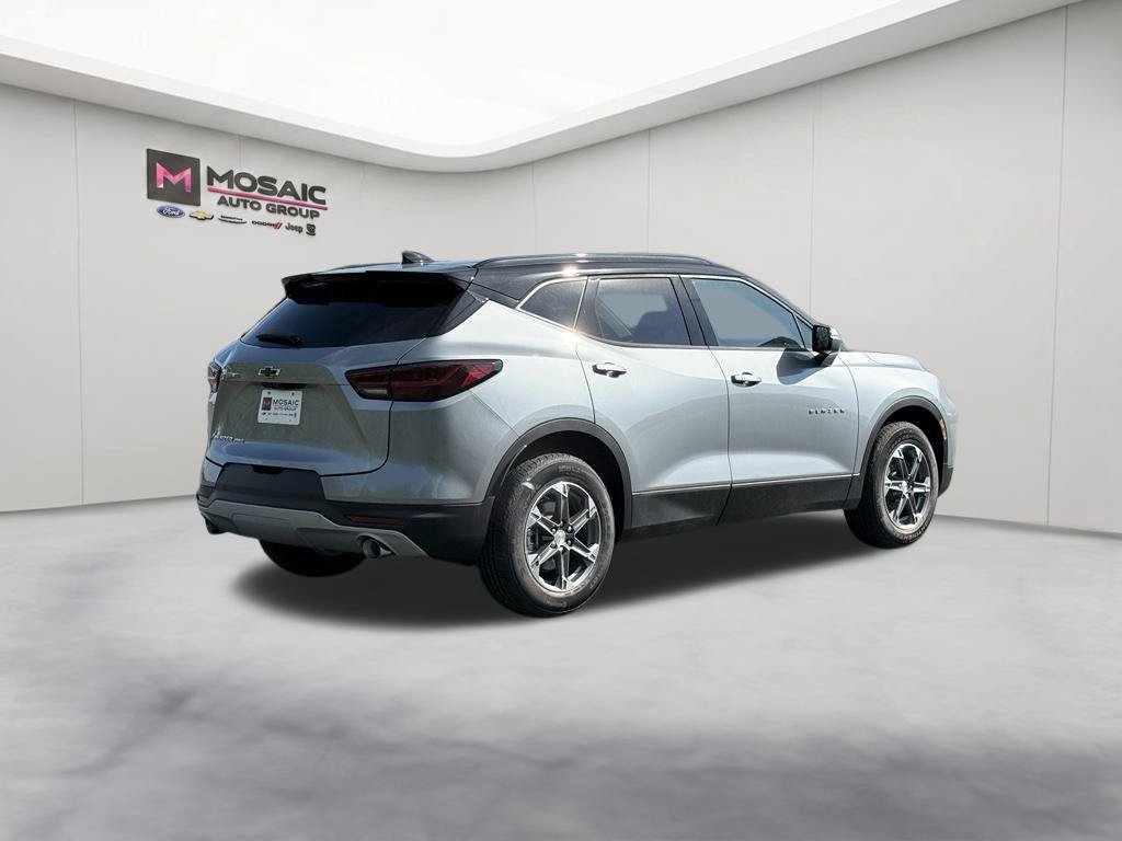 New 2026 Chevrolet Blazer LT w/ Sound & Technology Package AWD/4WD image 7