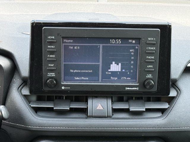 Used 2020 Toyota RAV4 LE FWD image 16