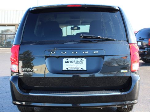 Used 2019 Dodge Grand Caravan SE image 5