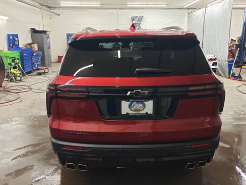 Used 2025 Chevrolet Traverse LT w/ Midnight/Sport Edition image 10