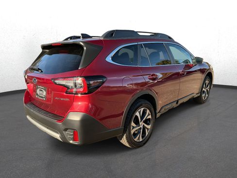 Used 2022 Subaru Outback Limited image 3