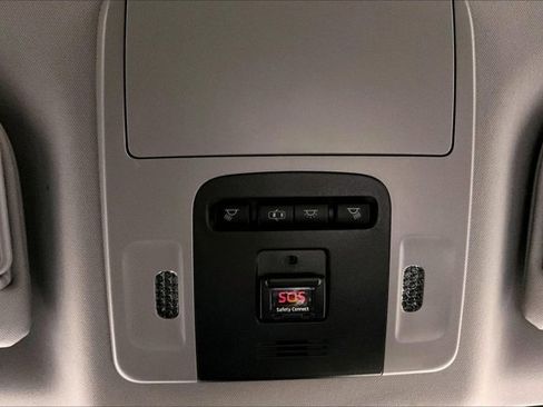 Used 2019 Toyota Camry XLE image 35