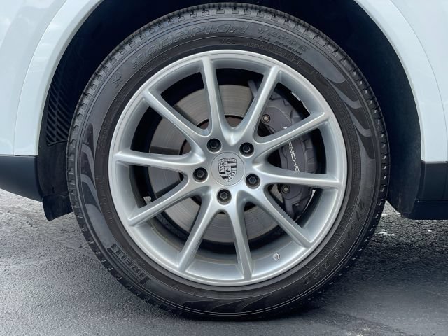 Used 2023 Porsche Cayenne AWD/4WD image 23