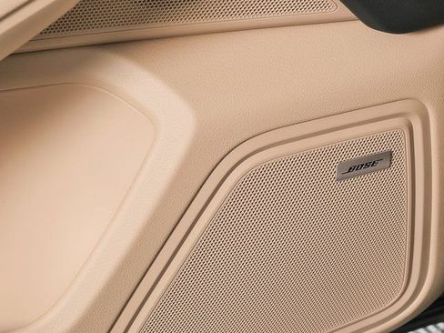 Certified 2026 Porsche Macan AWD/4WD image 7