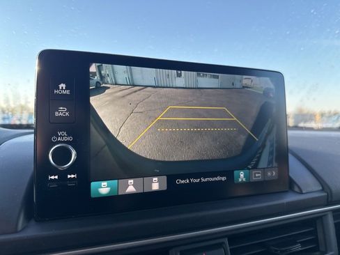 Used 2025 Honda Pilot Touring image 21