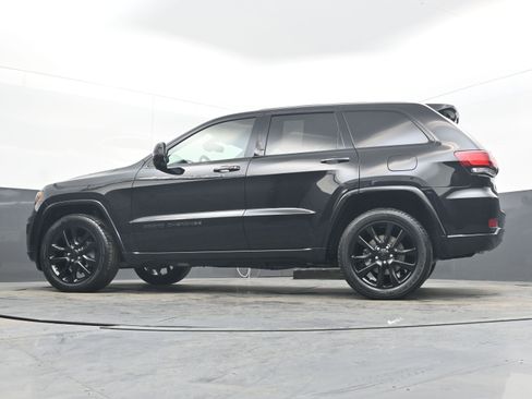 Used 2019 Jeep Grand Cherokee Altitude image 26