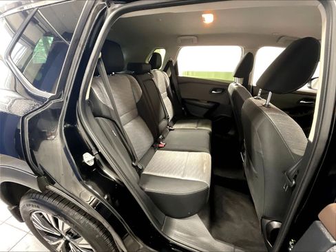 Certified 2023 Nissan Rogue SV AWD/4WD image 16