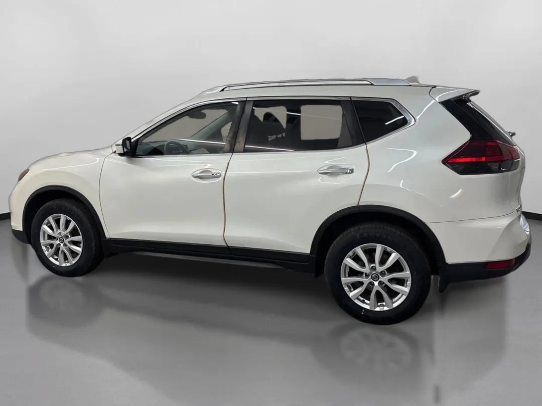 Used 2018 Nissan Rogue SV AWD/4WD image 5