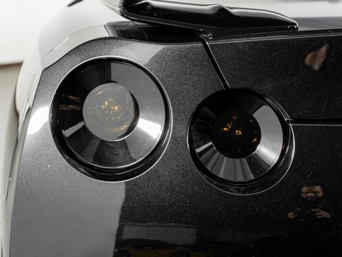 Used 2015 Nissan GT-R Black Edition image 12