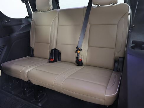 Used 2024 Chevrolet Tahoe Premier image 2