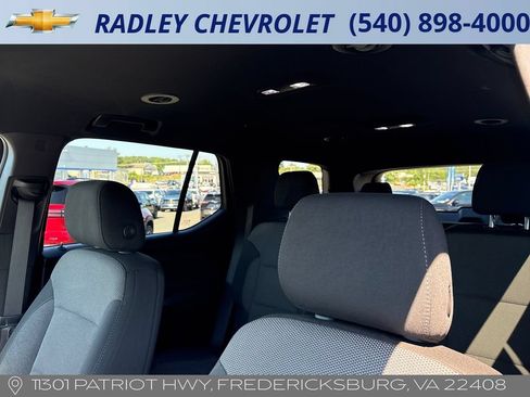 Used 2023 Chevrolet Traverse LT AWD/4WD image 2