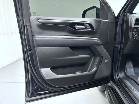 Used 2025 Chevrolet Suburban RST w/ Comfort Package image 9