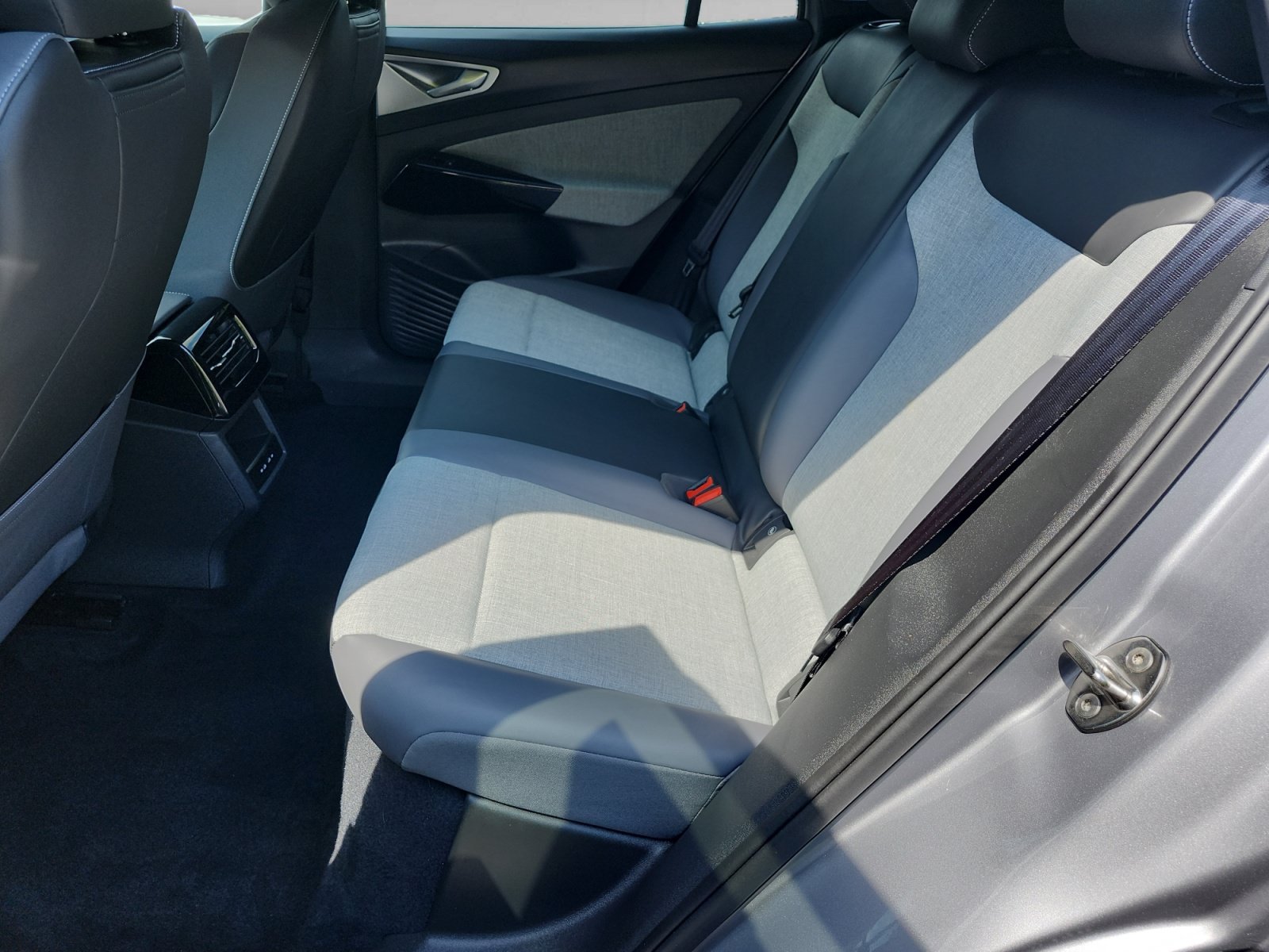 Used 2024 Volkswagen ID.4 2WD image 14