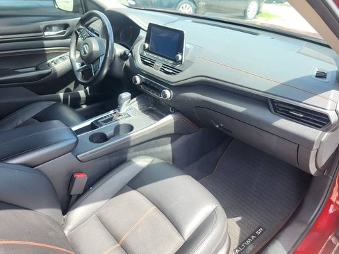 Used 2021 Nissan Altima 2.5 SR w/ SR Premium Package FWD image 14
