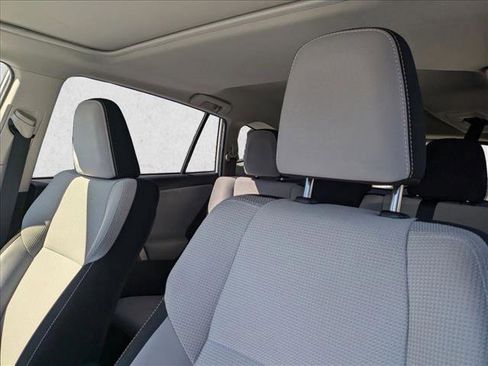 Used 2018 Toyota RAV4 XLE image 4