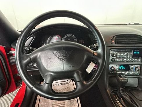 Used 2004 Chevrolet Corvette Coupe RWD image 14