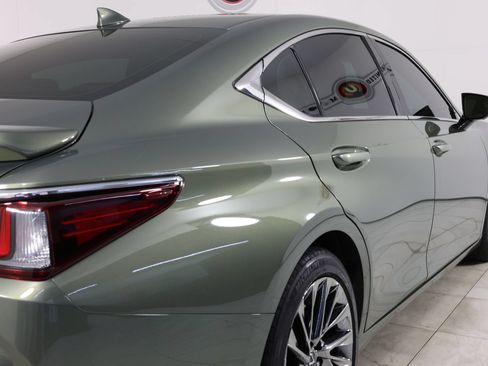 Used 2024 Lexus ES 300h Ultra Luxury w/ Accessory Package (Z2) FWD image 45