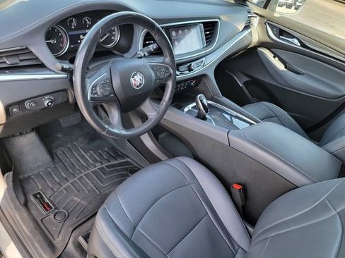 Used 2020 Buick Enclave Essence FWD image 18