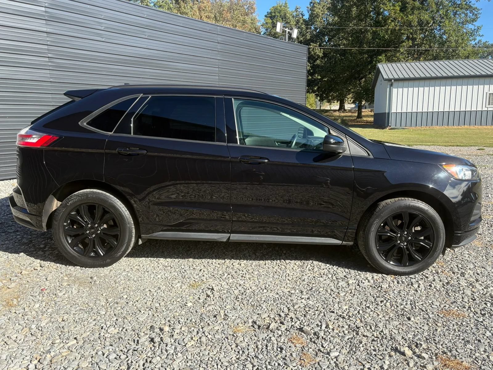 Used 2022 Ford Edge SE w/ Black Appearance Package AWD/4WD image 4