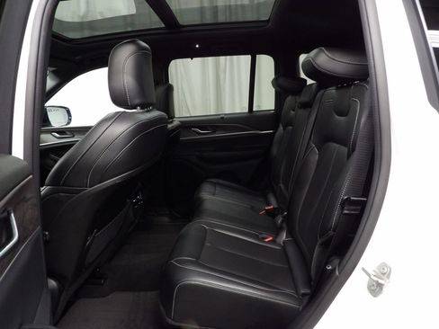 Used 2024 Jeep Grand Cherokee Limited AWD/4WD image 13