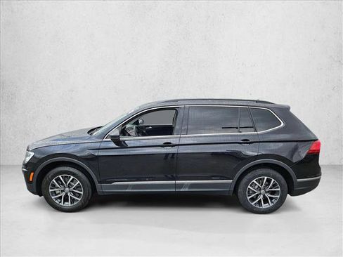 Used 2020 Volkswagen Tiguan SE image 9