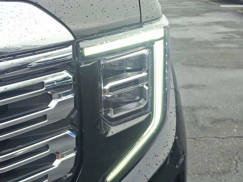 Used 2022 GMC Sierra 1500 Denali AWD/4WD image 9