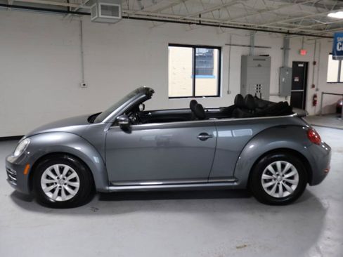 Used 2018 Volkswagen Beetle 2.0T S FWD image 3