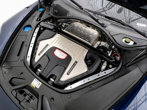 Used 2022 Porsche Panamera Turbo S image 40