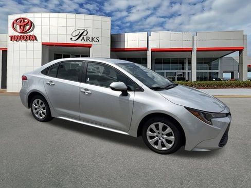 Certified 2025 Toyota Corolla LE w/ Convenience Package FWD image 1