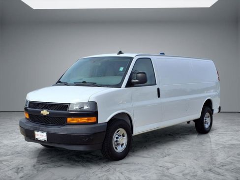 Used 2020 Chevrolet Express 3500 Extended w/ Driver Convenience Package image 3