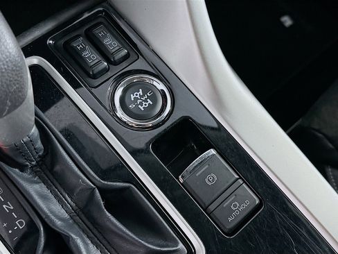 Used 2024 Mitsubishi Eclipse Cross SE image 24