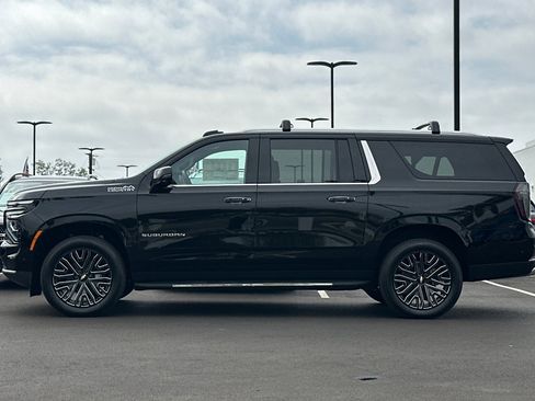 New 2026 Chevrolet Suburban High Country w/ LPO, Illumination Package image 7