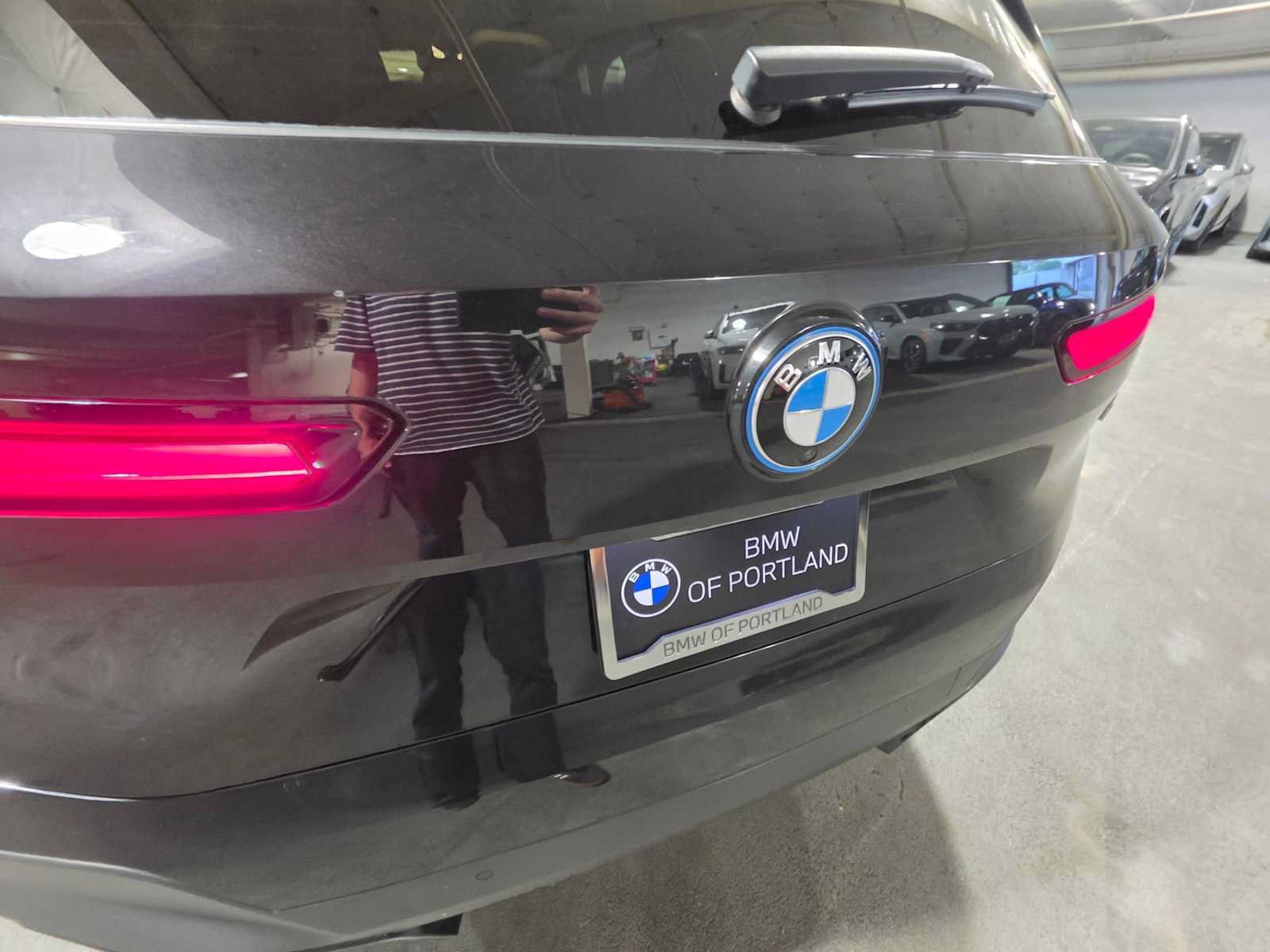 Used 2024 BMW iX xDrive50 w/ Convenience Package AWD/4WD image 14
