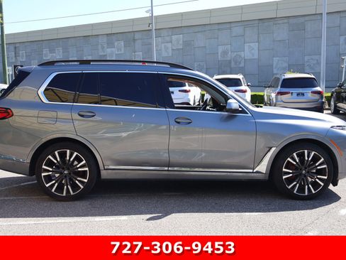 Used 2024 BMW X7 xDrive40i w/ Premium Package image 10