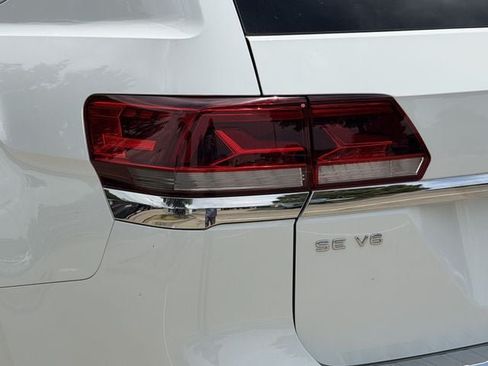 Used 2023 Volkswagen Atlas SE w/ Black Wheel Package FWD image 7