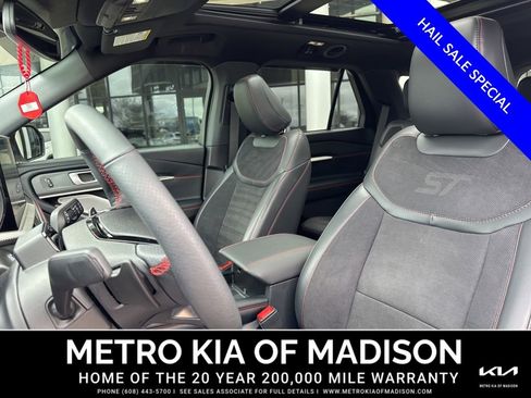 Used 2025 Ford Explorer ST w/ Sun And Sound Package AWD/4WD image 16