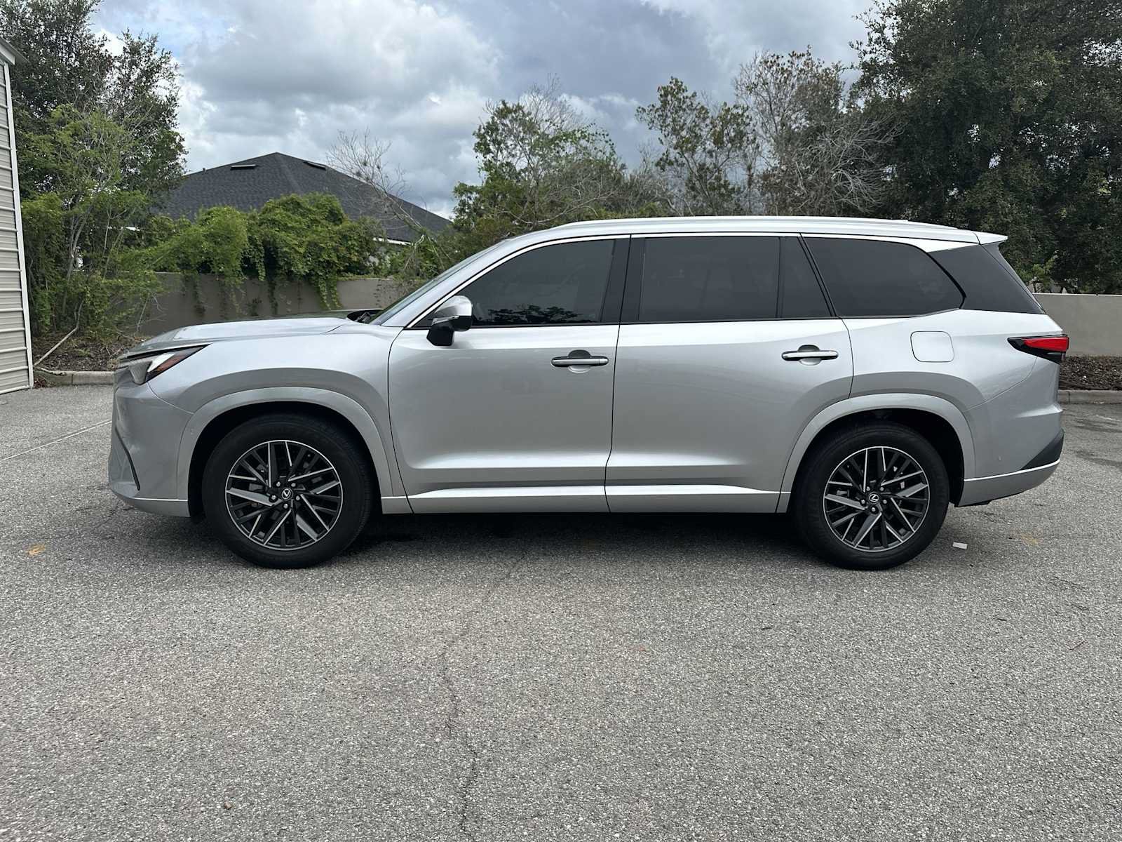 Used 2025 Lexus TX 350 AWD w/ Technology Package image 3