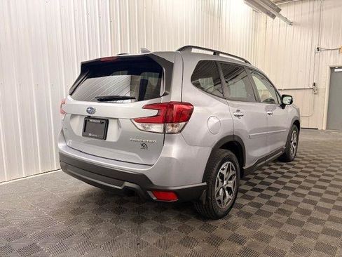 Used 2021 Subaru Forester Premium image 21