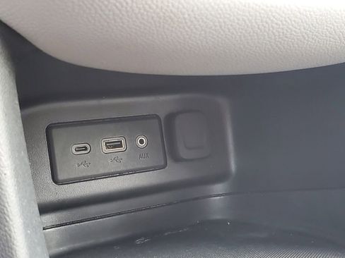 Used 2019 Chevrolet Equinox LS w/ LS Convenience Package image 26